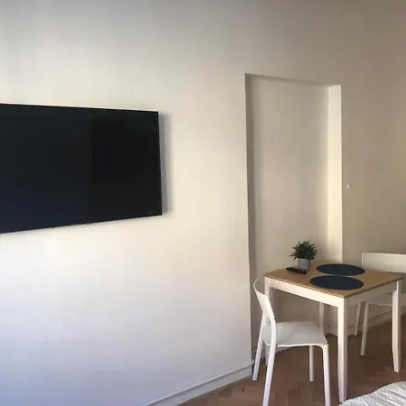 Deluxe Narodni Obrany 13 *
